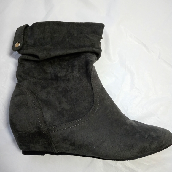 Faux Suede Ankle Boots Slight Heeled Zippered Gray - Picture 4 of 9